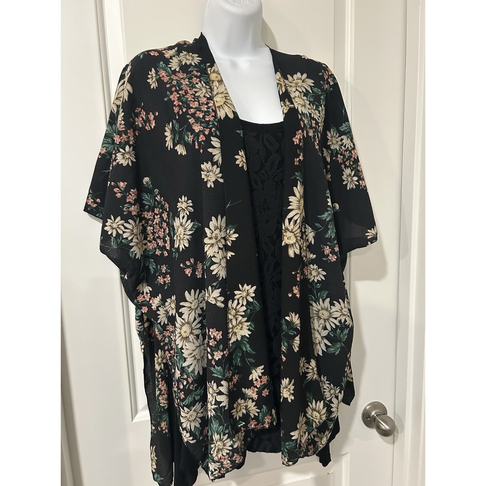 Black Vintage Floral Kimono‎ Jacket One Size Flowy Boho Whimsigoth Fairycore